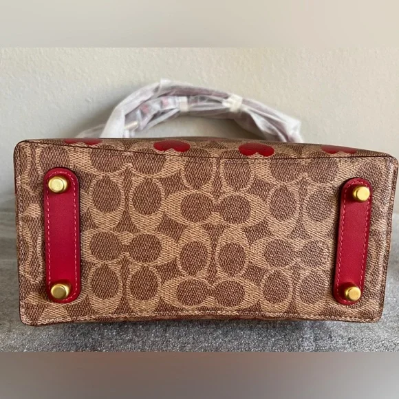 NWT Coach Willow Bucket Bag in Signature Canvas with Heart Print - Picture 5 of 12